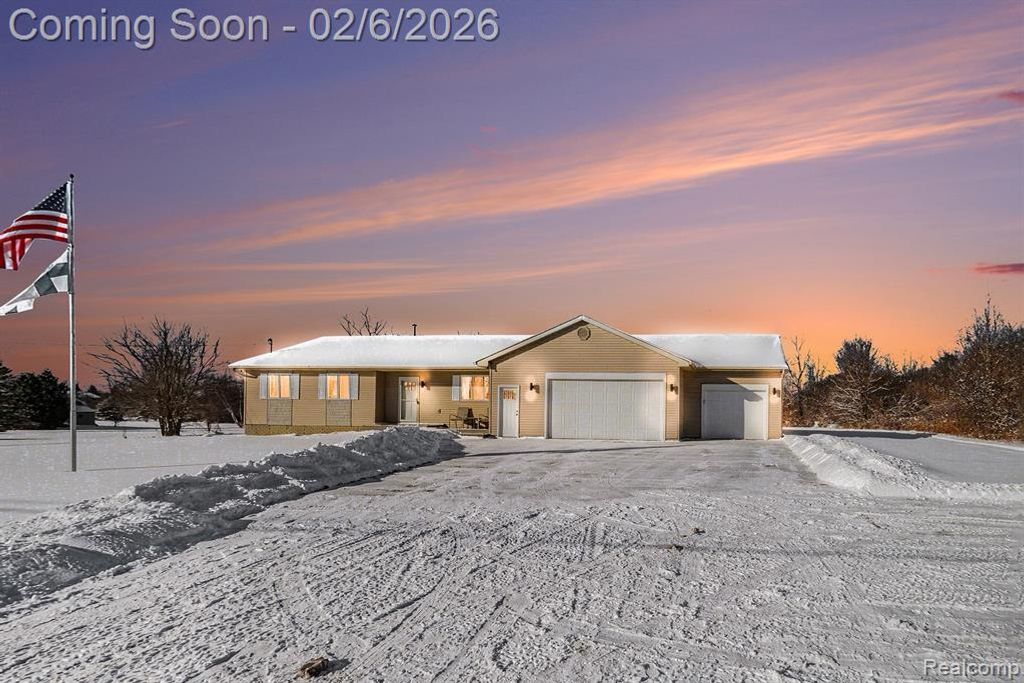 9430 Torrey Road, Grand Blanc, MI 48439