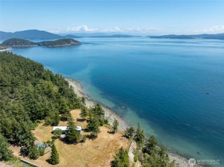 146 East Meadow Lane, Decatur Island, WA 98221