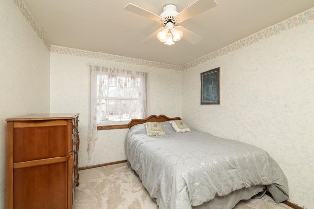 6055 Scenic Road, Minnetonka, MN 55345