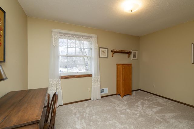 6055 Scenic Road, Minnetonka, MN 55345