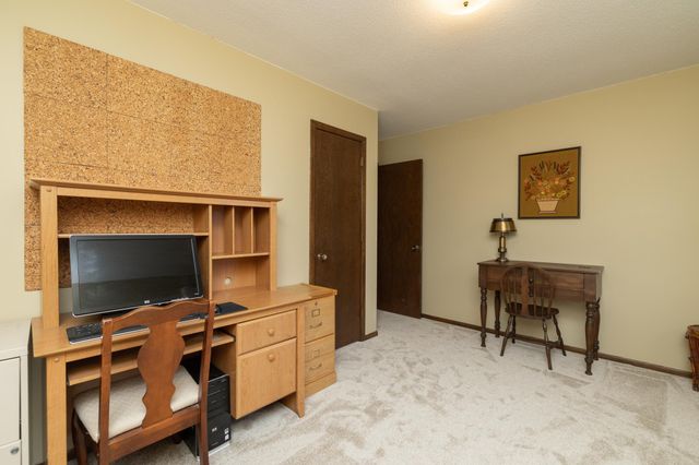 6055 Scenic Road, Minnetonka, MN 55345