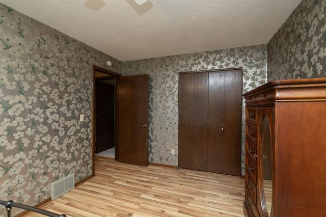 6055 Scenic Road, Minnetonka, MN 55345