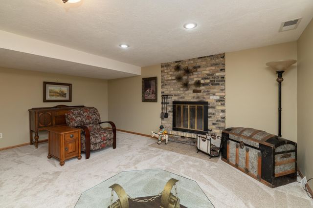 6055 Scenic Road, Minnetonka, MN 55345