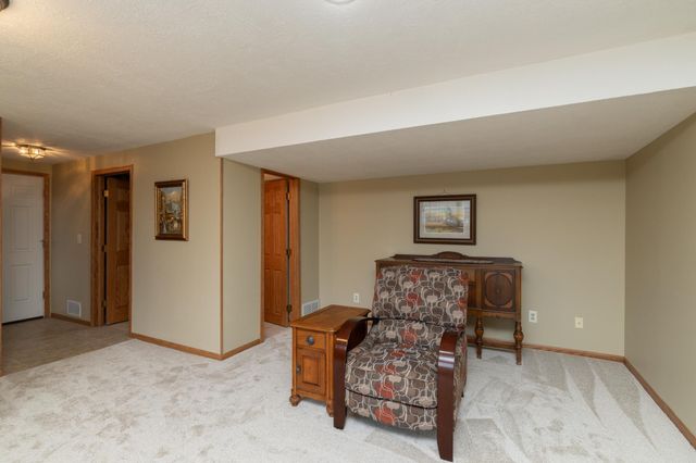 6055 Scenic Road, Minnetonka, MN 55345