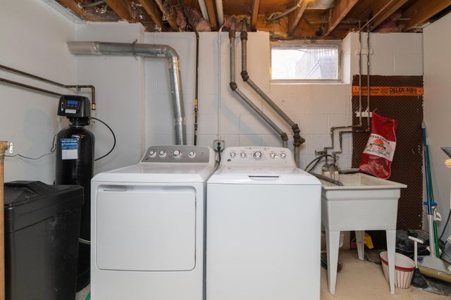 6055 Scenic Road, Minnetonka, MN 55345