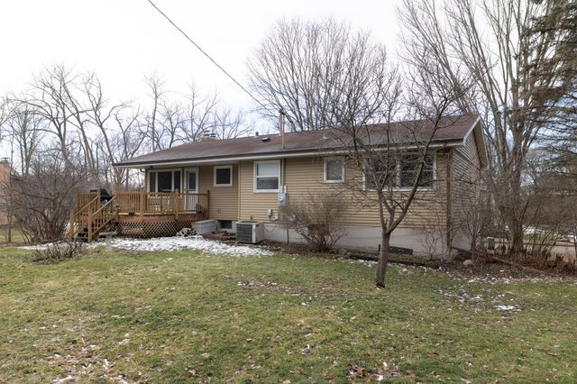 6055 Scenic Road, Minnetonka, MN 55345