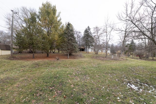 6055 Scenic Road, Minnetonka, MN 55345