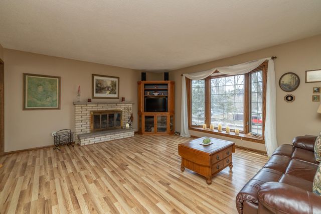 6055 Scenic Road, Minnetonka, MN 55345