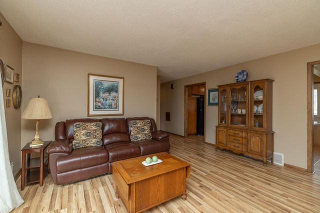 6055 Scenic Road, Minnetonka, MN 55345