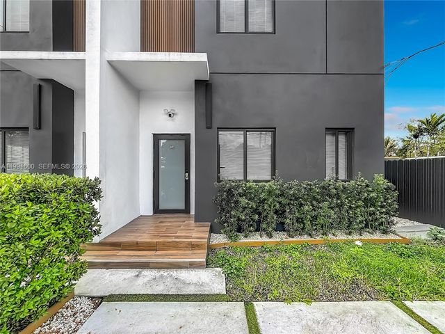 1220 NW & 1222 30th Street, Miami, FL 33142