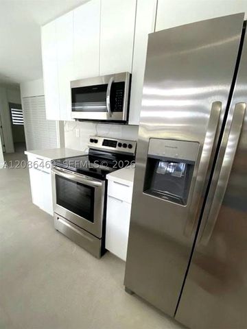 5431 W 8th Ct, Hialeah, FL 33012