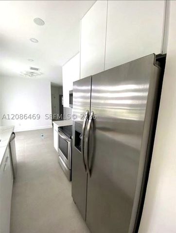 5431 W 8th Ct, Hialeah, FL 33012