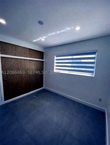 5431 W 8th Ct, Hialeah, FL 33012