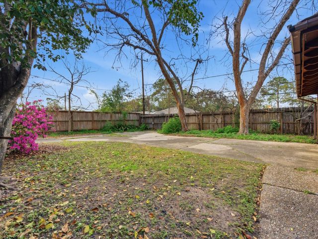 10014 Del Monte Drive, Houston, TX 77042
