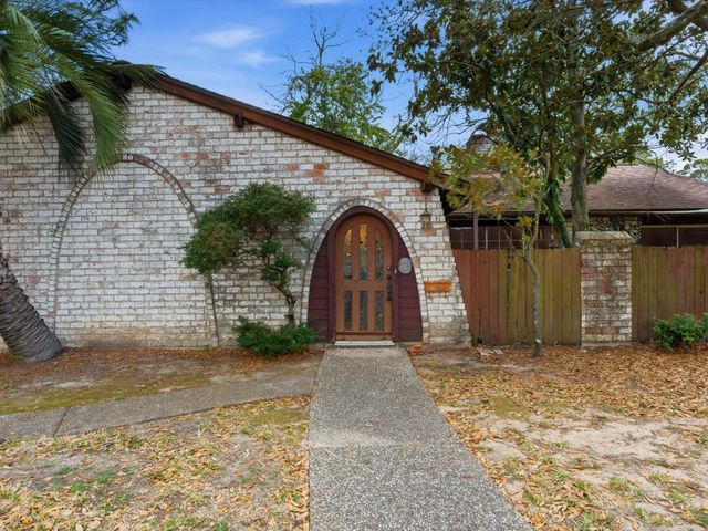 10014 Del Monte Drive, Houston, TX 77042