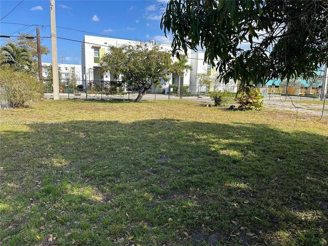 . NW 2nd Ave, Hallandale Beach, FL 33009