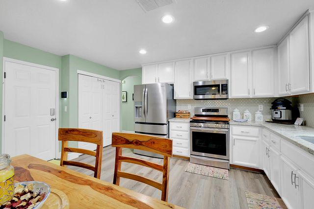 1545 Black Bear St, Roseville, CA 95747