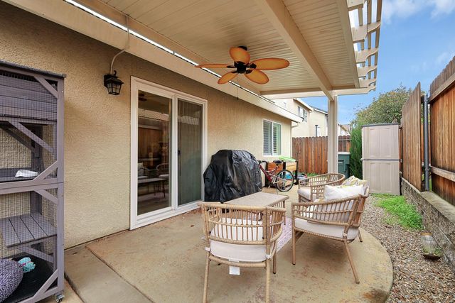 1545 Black Bear St, Roseville, CA 95747