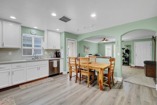 1545 Black Bear St, Roseville, CA 95747