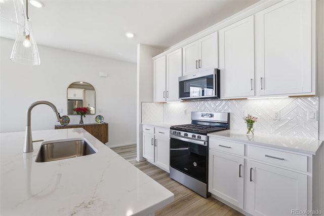 17693 W 93rd Place, Arvada, CO 80007