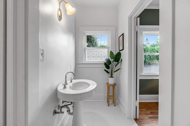 721 E Home Avenue, Fresno, CA 93728