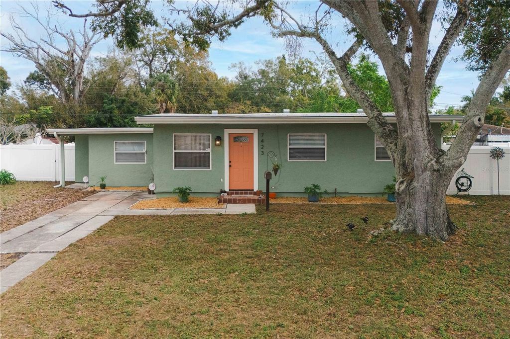 Image 2 of property listing at 7423 ORPINE DRIVE N, St Petersburg, FL 33702