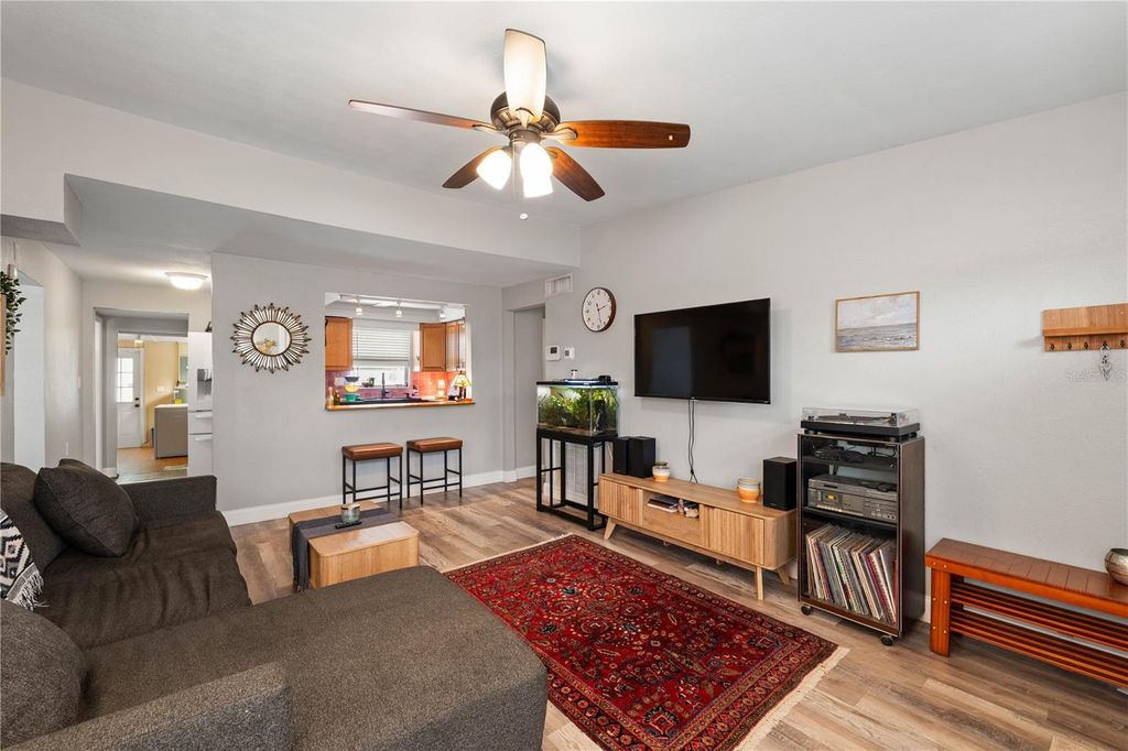 Image 5 of property listing at 7423 ORPINE DRIVE N, St Petersburg, FL 33702