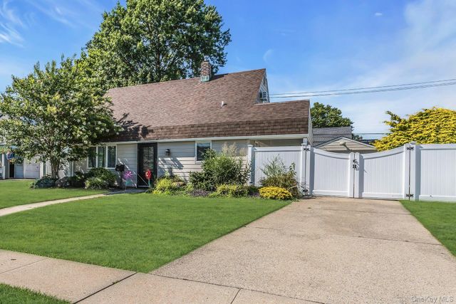 51 Butternut Lane, Levittown, NY 11756