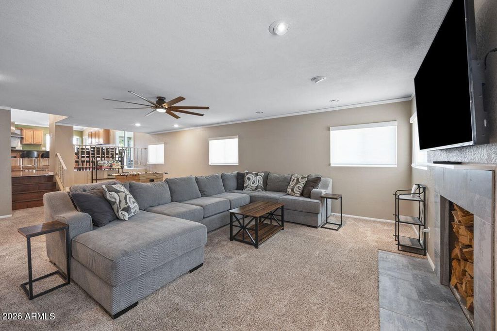 Image 15 of property listing at 4402 E VISTA Drive, Phoenix, AZ 85032
