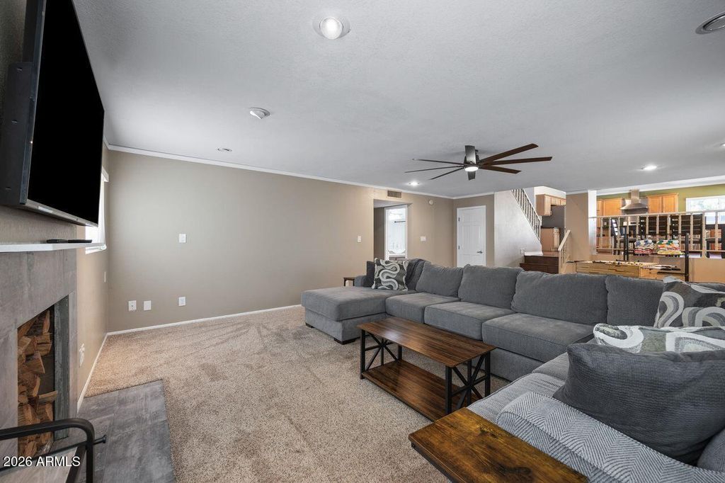 Image 17 of property listing at 4402 E VISTA Drive, Phoenix, AZ 85032