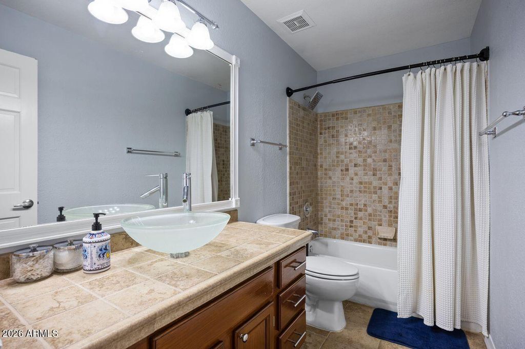 Image 28 of property listing at 4402 E VISTA Drive, Phoenix, AZ 85032