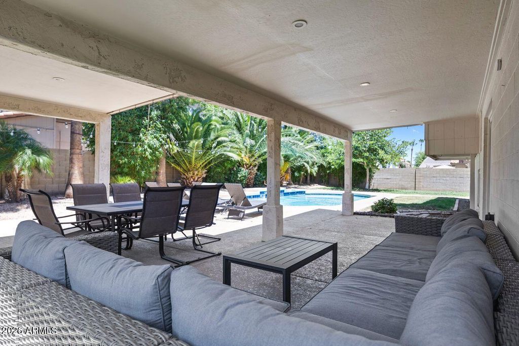 Image 30 of property listing at 4402 E VISTA Drive, Phoenix, AZ 85032