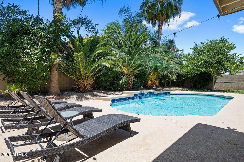 Image 37 of property listing at 4402 E VISTA Drive, Phoenix, AZ 85032