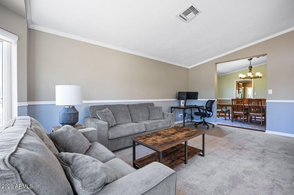 Image 8 of property listing at 4402 E VISTA Drive, Phoenix, AZ 85032