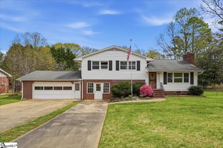 11 Spring Valley Road, Greenville, SC 29615