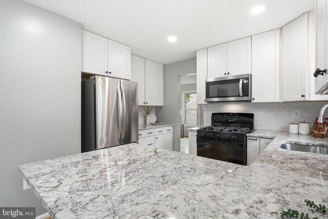13179 LADYBANK LN, Herndon, VA 20171