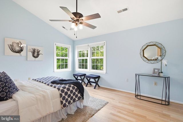 13179 LADYBANK LN, Herndon, VA 20171