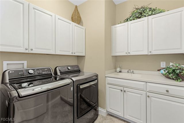 4137 Bay Beach LN 5P2, Fort Myers Beach, FL 33931