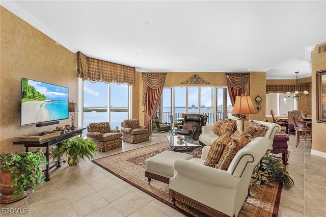 4137 Bay Beach LN 5P2, Fort Myers Beach, FL 33931