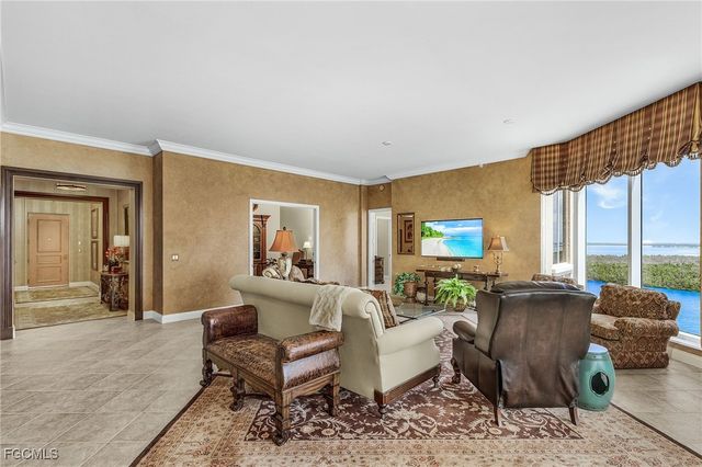 4137 Bay Beach LN 5P2, Fort Myers Beach, FL 33931