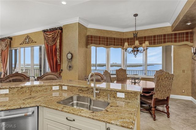 4137 Bay Beach LN 5P2, Fort Myers Beach, FL 33931