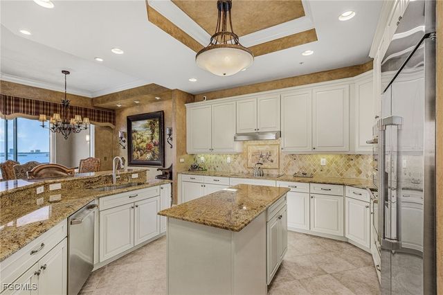 4137 Bay Beach LN 5P2, Fort Myers Beach, FL 33931