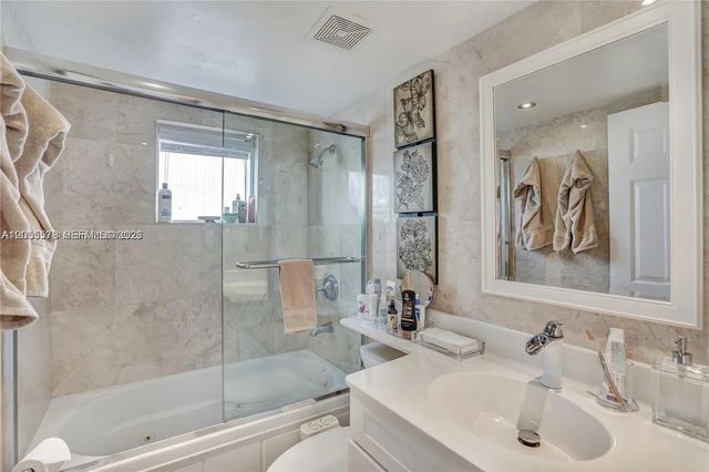 6767 Collins 901 901, Miami Beach, FL 33141