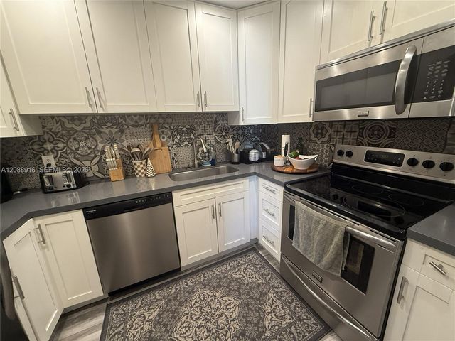 7823 Miller Drive C207, Miami, FL 33155