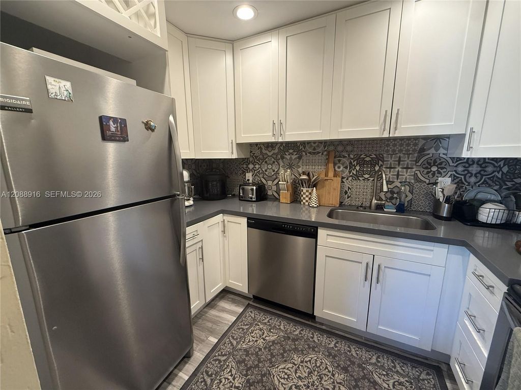 7823 Miller Drive C207, Miami, FL 33155