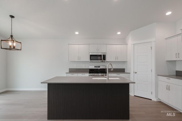 10501 W Tinder St, Star, ID 83669