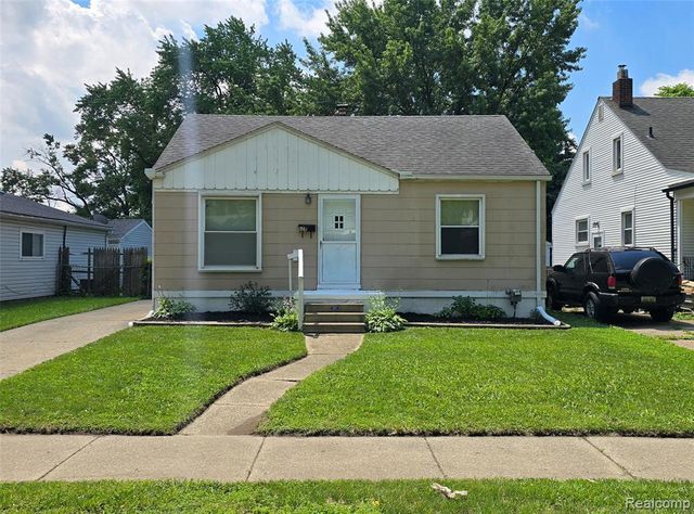 828 E Hayes Avenue, Hazel Park, MI 48030