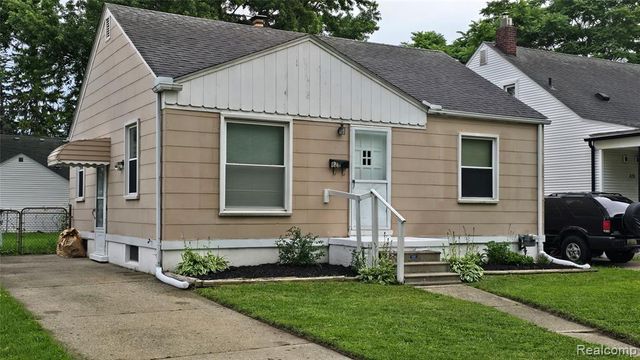 828 E Hayes Avenue, Hazel Park, MI 48030