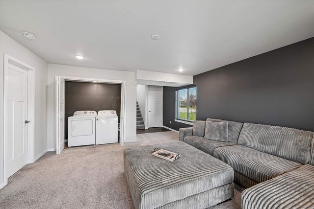 710 Brook Ridge Avenue, North Liberty, IA 52317