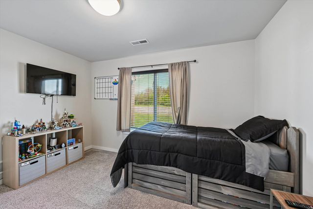 710 Brook Ridge Avenue, North Liberty, IA 52317